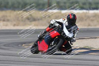 media/Oct-13-2025-Moto Forza (Mon) [[a66d839500]]/3-B Group/Session 3 (Turn 16)/